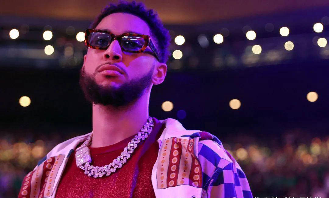 西蒙斯险胜官方宣布新规，热火关键表现点燃全场！