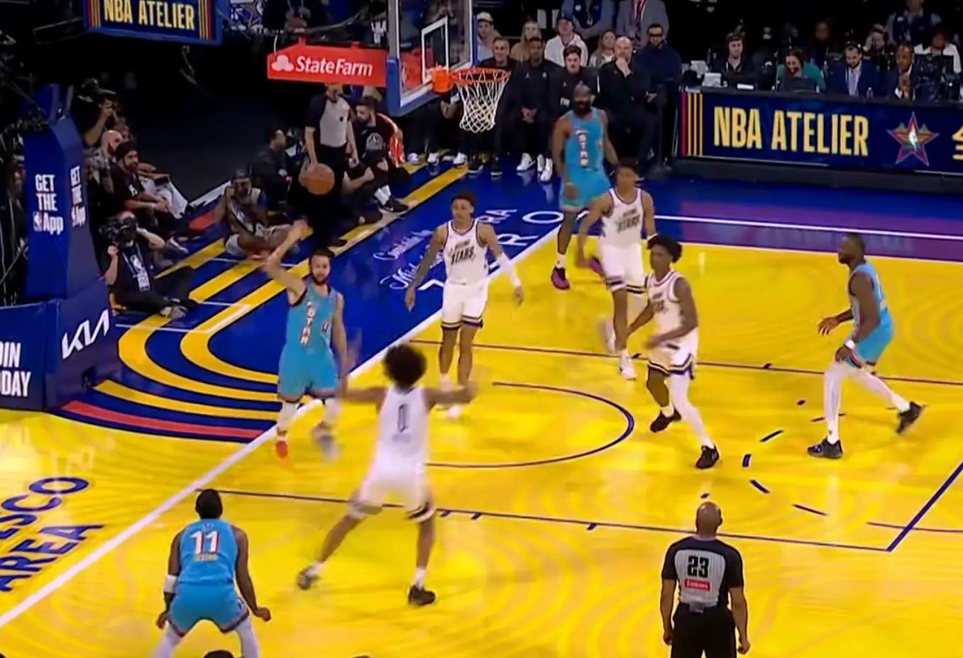 库里绝杀时刻，浓眉哥点燃赛场，状态爆棚迎来胜利！